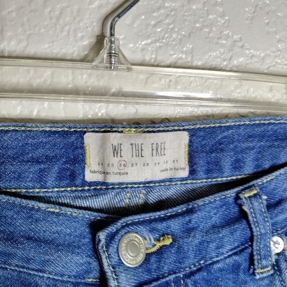 FREE PEOPLE we the free MAGGIE MID RISE STRAIGHT chewed hem crop JEANS sz 26 - Picture 5 of 9